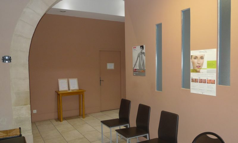 attente sièges médecin - medecin esthetique nimes