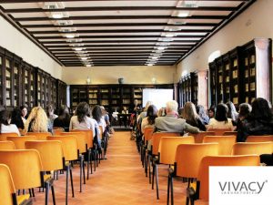 conférence médecin public - medecin esthetique nimes